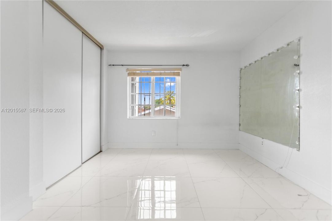 Activo con contrato: $299,000 (2 camas, 2 baños, 871 Pies cuadrados)