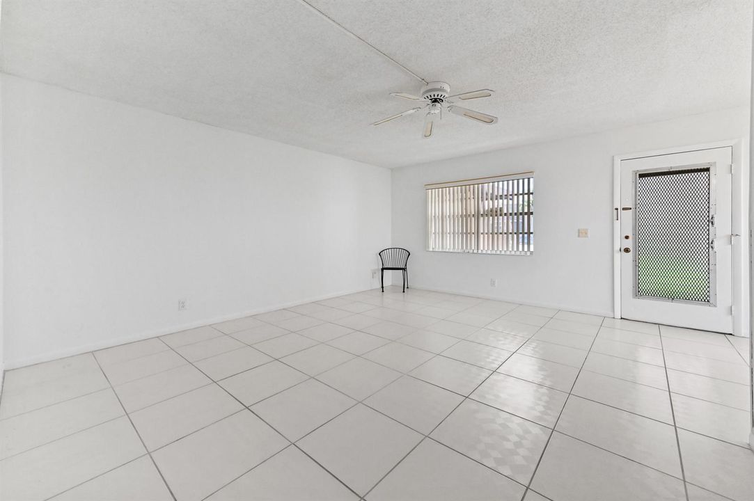 06 Living room 04