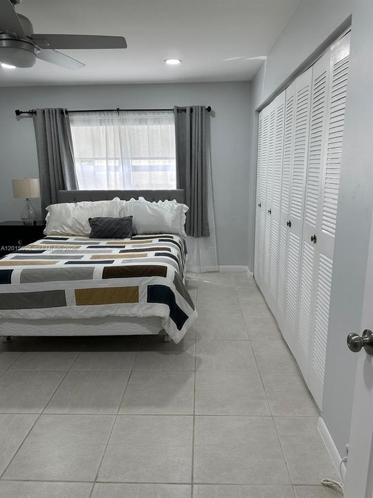 For Rent: $2,300 (2 beds, 2 baths, 1186 Square Feet)