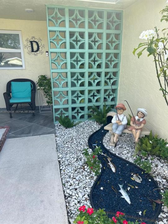 For Rent: $2,300 (2 beds, 2 baths, 1186 Square Feet)