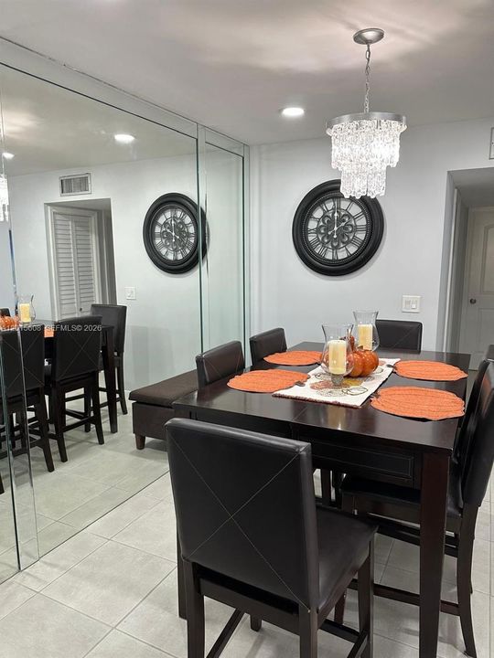 For Rent: $2,300 (2 beds, 2 baths, 1186 Square Feet)
