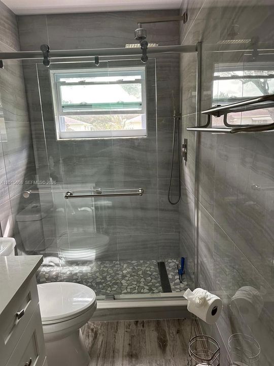 For Rent: $2,300 (2 beds, 2 baths, 1186 Square Feet)