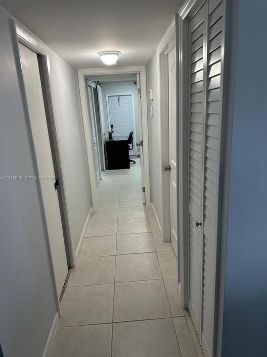 For Rent: $2,300 (2 beds, 2 baths, 1186 Square Feet)