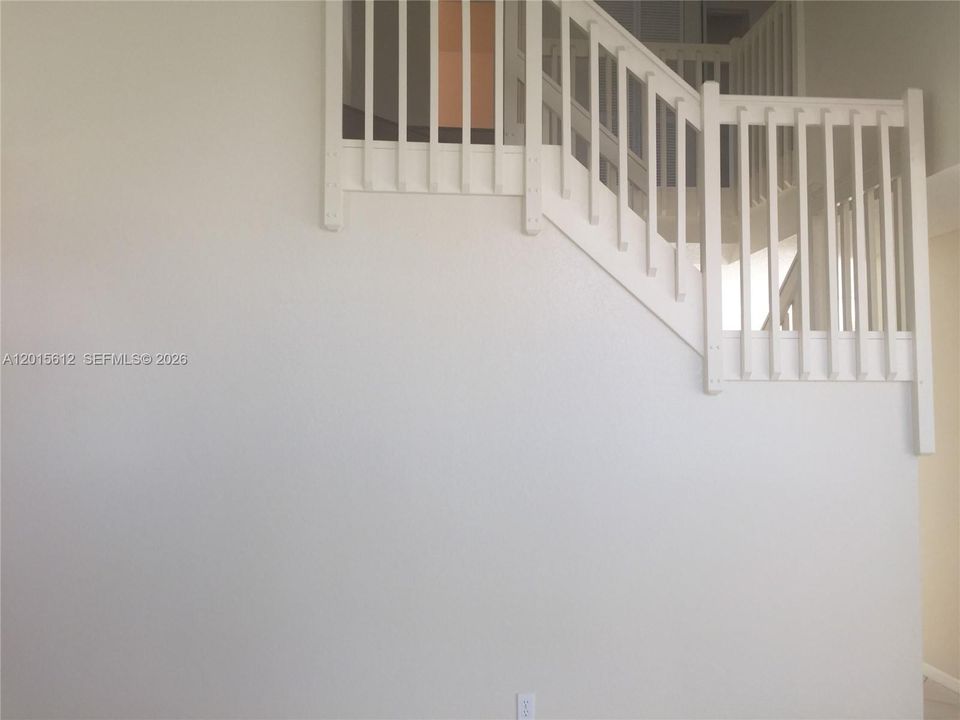 Activo con contrato: $3,500 (4 camas, 2 baños, 2238 Pies cuadrados)