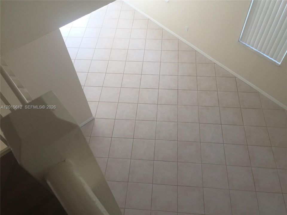 Activo con contrato: $3,500 (4 camas, 2 baños, 2238 Pies cuadrados)