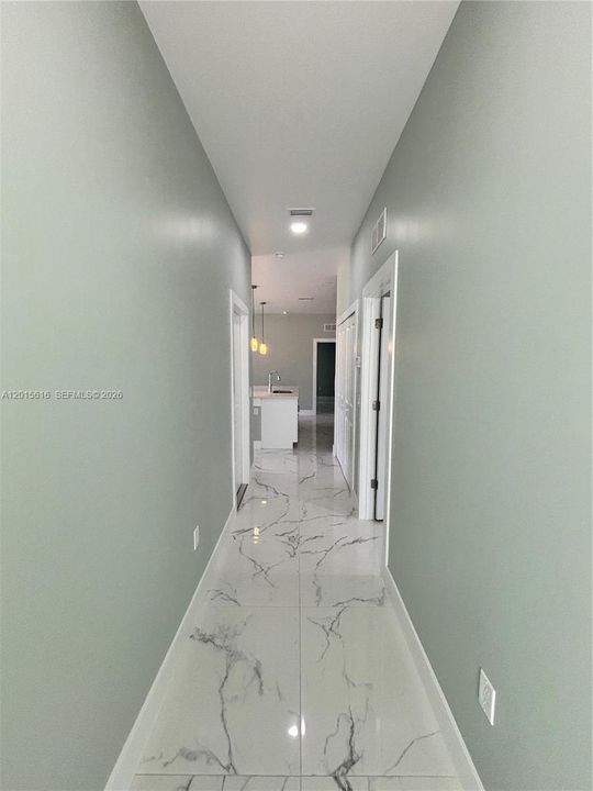 For Rent: $1,800 (3 beds, 2 baths, 1400 Square Feet)