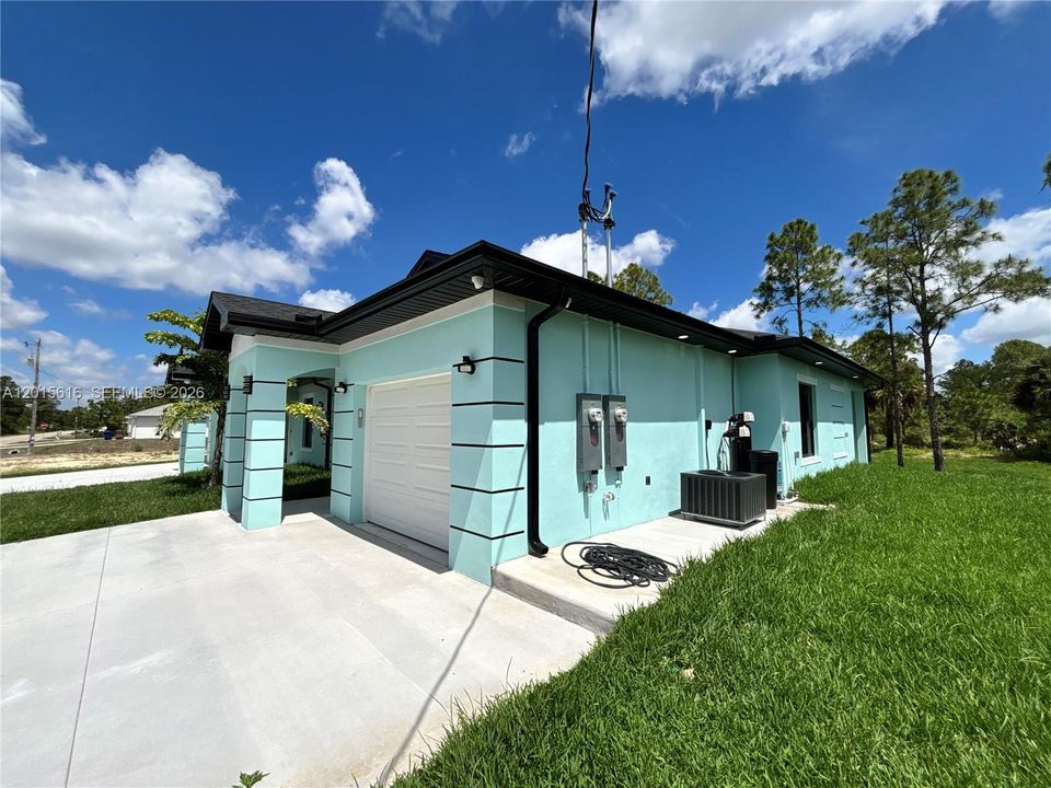 For Rent: $1,800 (3 beds, 2 baths, 1400 Square Feet)