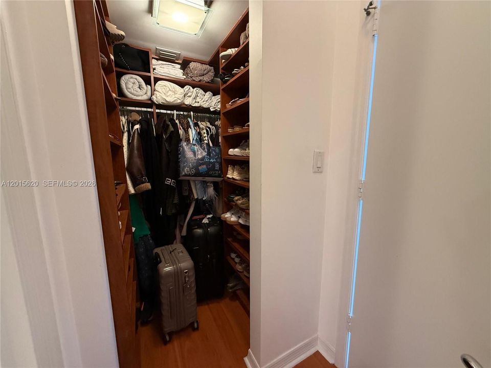 For Sale: $749,000 (3 beds, 3 baths, 1702 Square Feet)
