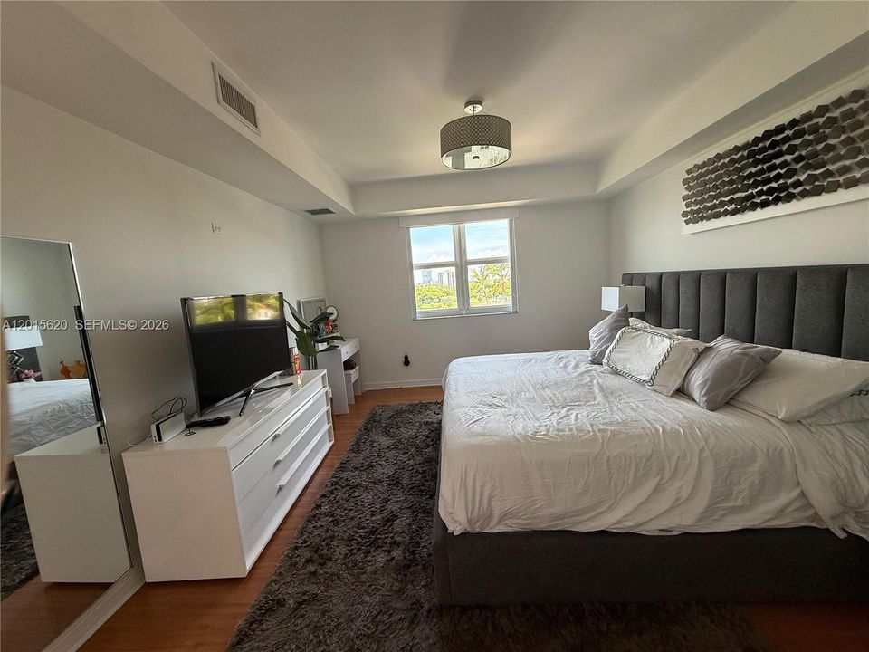 For Sale: $749,000 (3 beds, 3 baths, 1702 Square Feet)