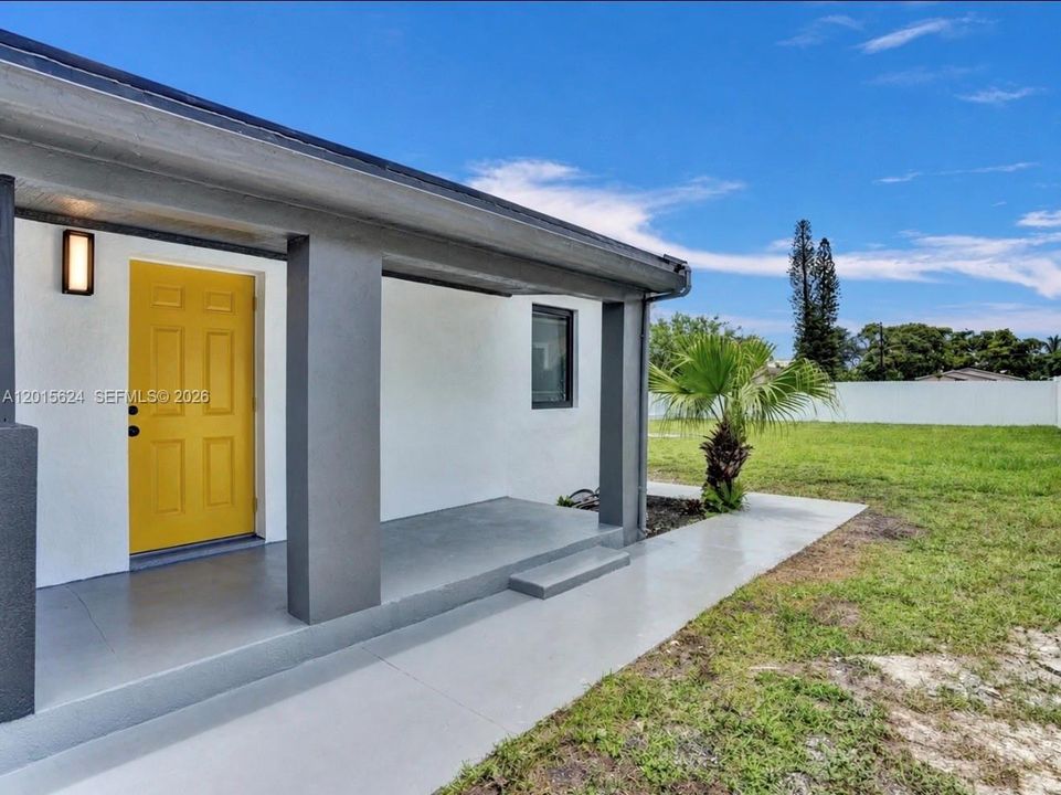 Duplex entry and yard