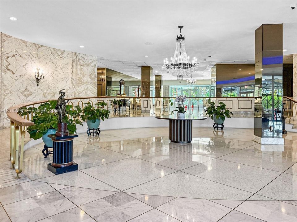 For Sale: $3,890,000 (5 beds, 6 baths, 6584 Square Feet)