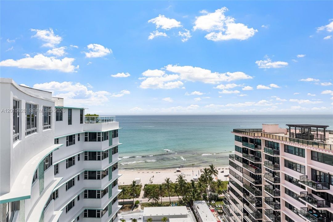 For Sale: $3,890,000 (5 beds, 6 baths, 6584 Square Feet)