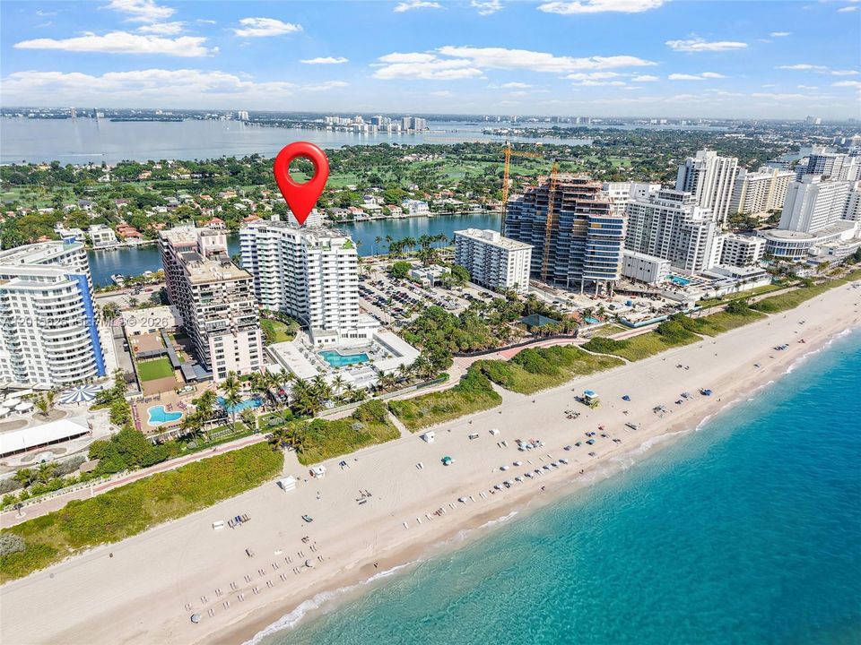 For Sale: $3,890,000 (5 beds, 6 baths, 6584 Square Feet)