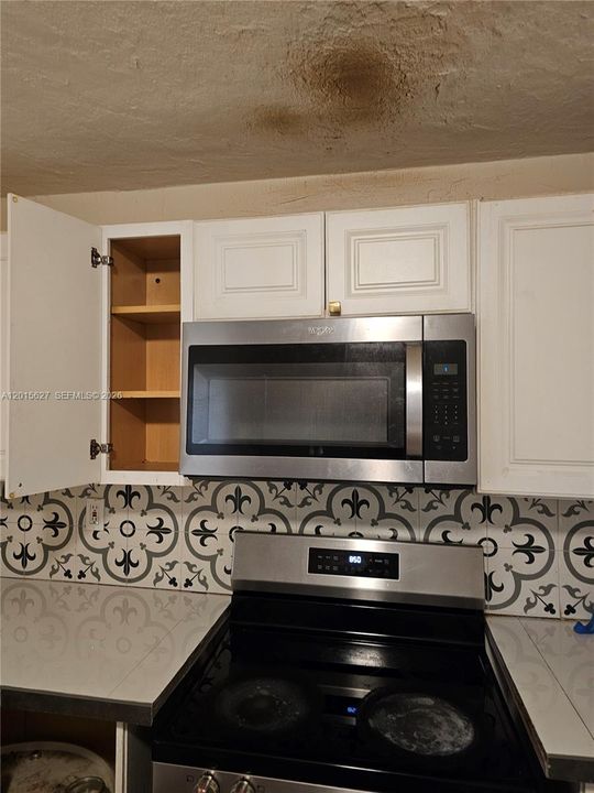 Active With Contract: $240,000 (3 beds, 2 baths, 1352 Square Feet)