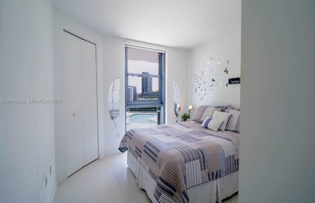 En Venta: $647,900 (2 camas, 2 baños, 1084 Pies cuadrados)