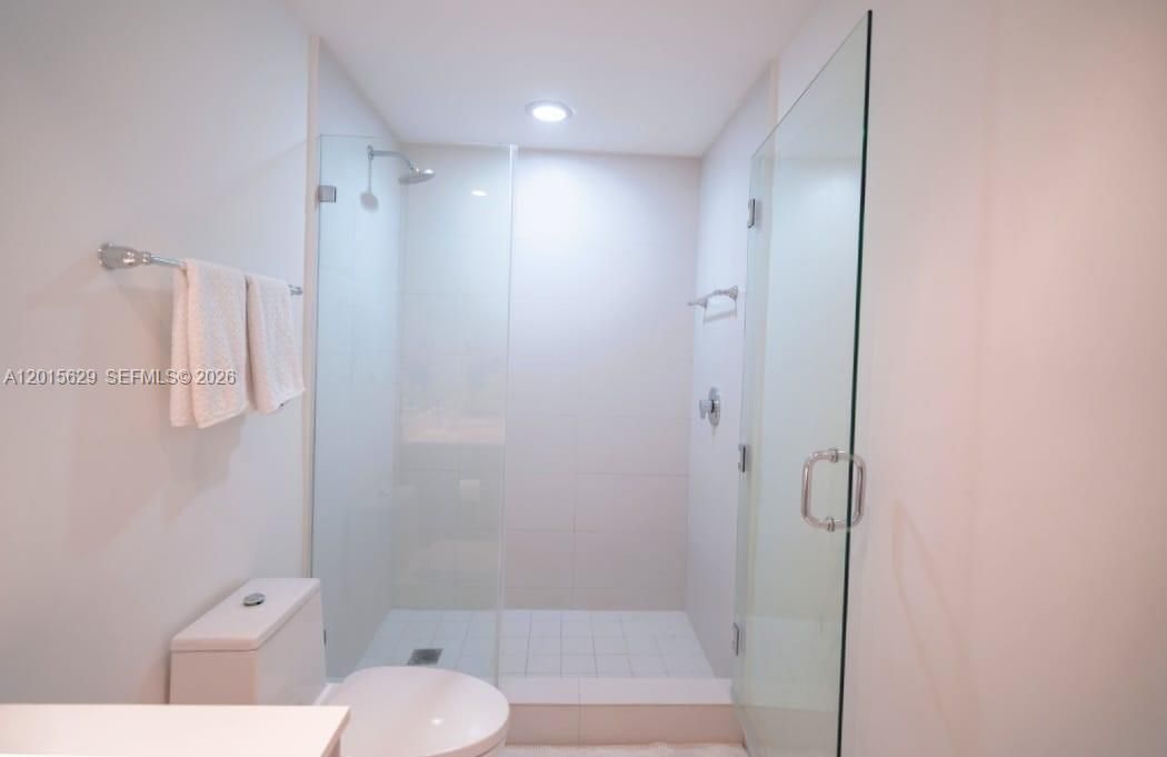En Venta: $647,900 (2 camas, 2 baños, 1084 Pies cuadrados)