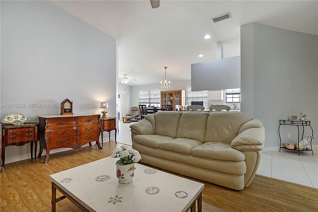 For Sale: $479,000 (2 beds, 2 baths, 1528 Square Feet)