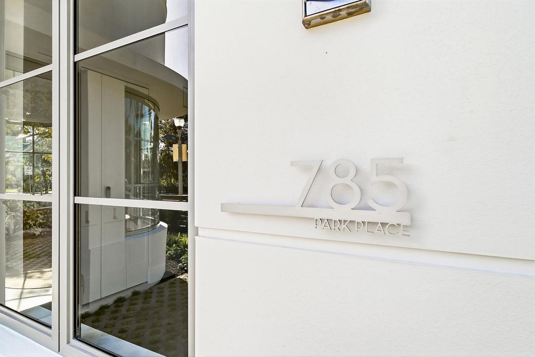785-PARK-PLACE-33401-003