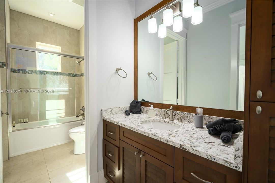 For Rent: $11,500 (6 beds, 3 baths, 3274 Square Feet)