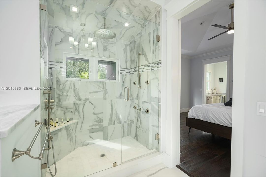 For Rent: $11,500 (6 beds, 3 baths, 3274 Square Feet)