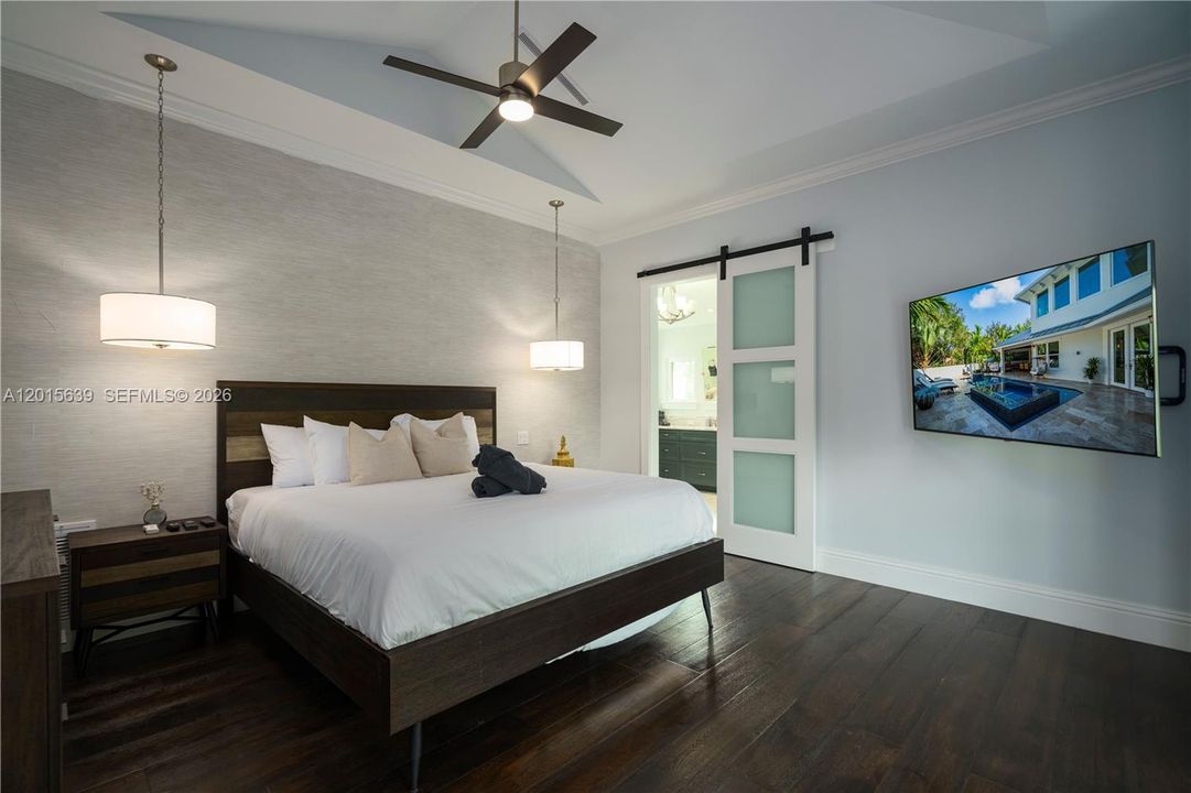 For Rent: $11,500 (6 beds, 3 baths, 3274 Square Feet)