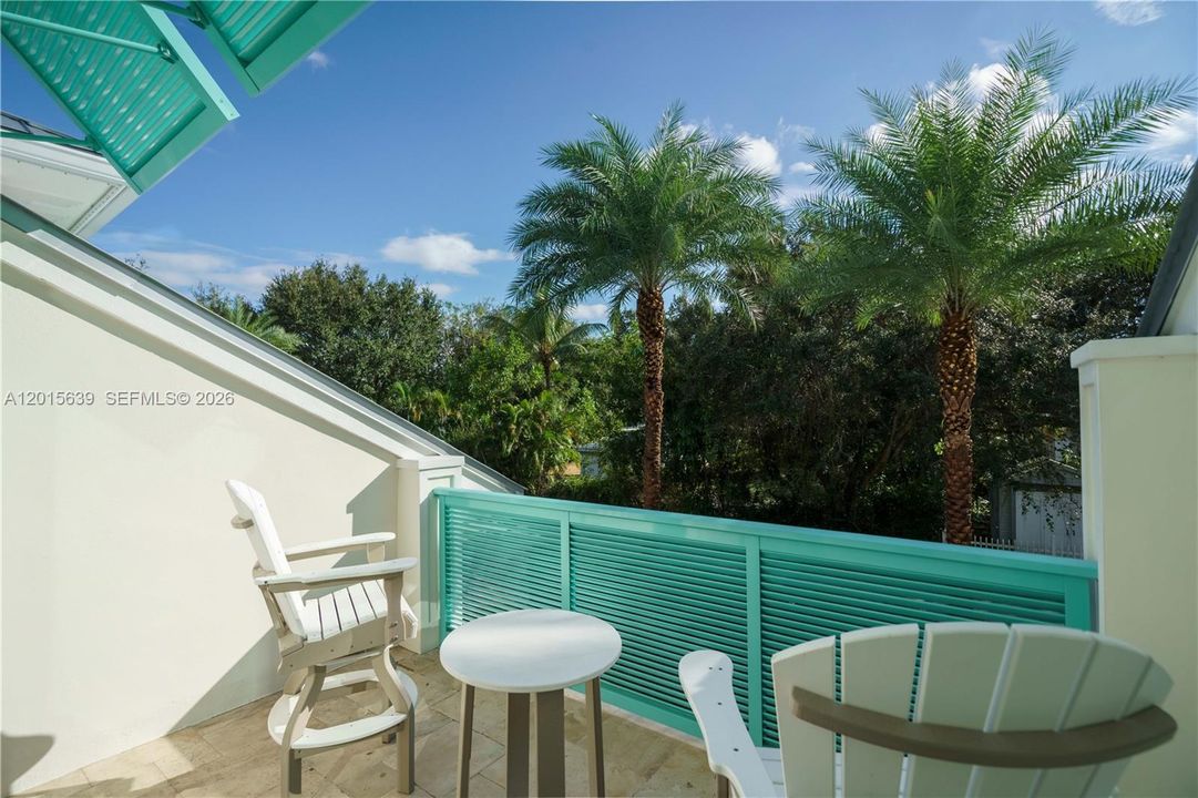 For Rent: $11,500 (6 beds, 3 baths, 3274 Square Feet)