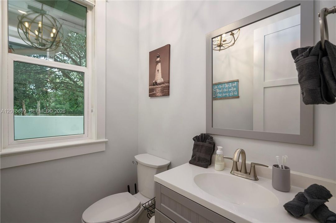 For Rent: $11,500 (6 beds, 3 baths, 3274 Square Feet)