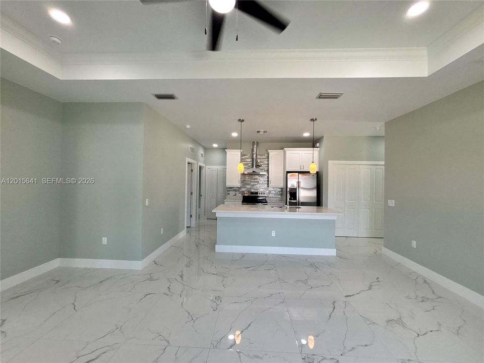 For Rent: $1,800 (3 beds, 2 baths, 1400 Square Feet)