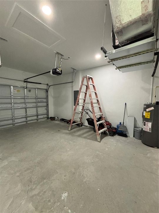 For Rent: $1,800 (3 beds, 2 baths, 1400 Square Feet)