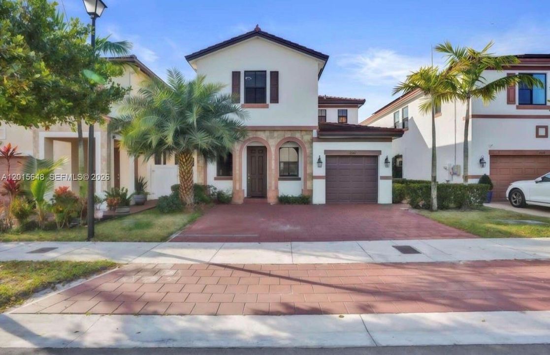 En Venta: $749,999 (4 camas, 3 baños, 2571 Pies cuadrados)