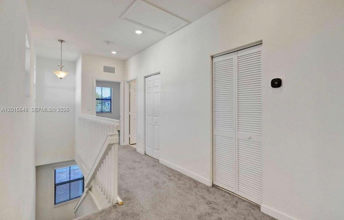 En Venta: $749,999 (4 camas, 3 baños, 2571 Pies cuadrados)