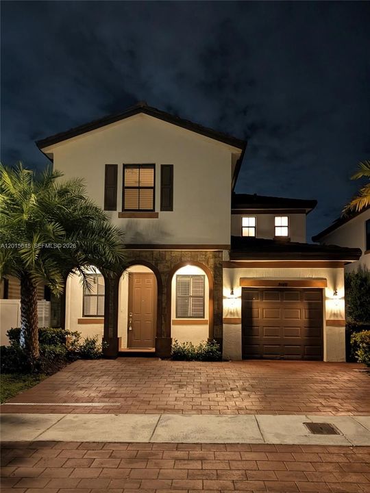 En Venta: $749,999 (4 camas, 3 baños, 2571 Pies cuadrados)