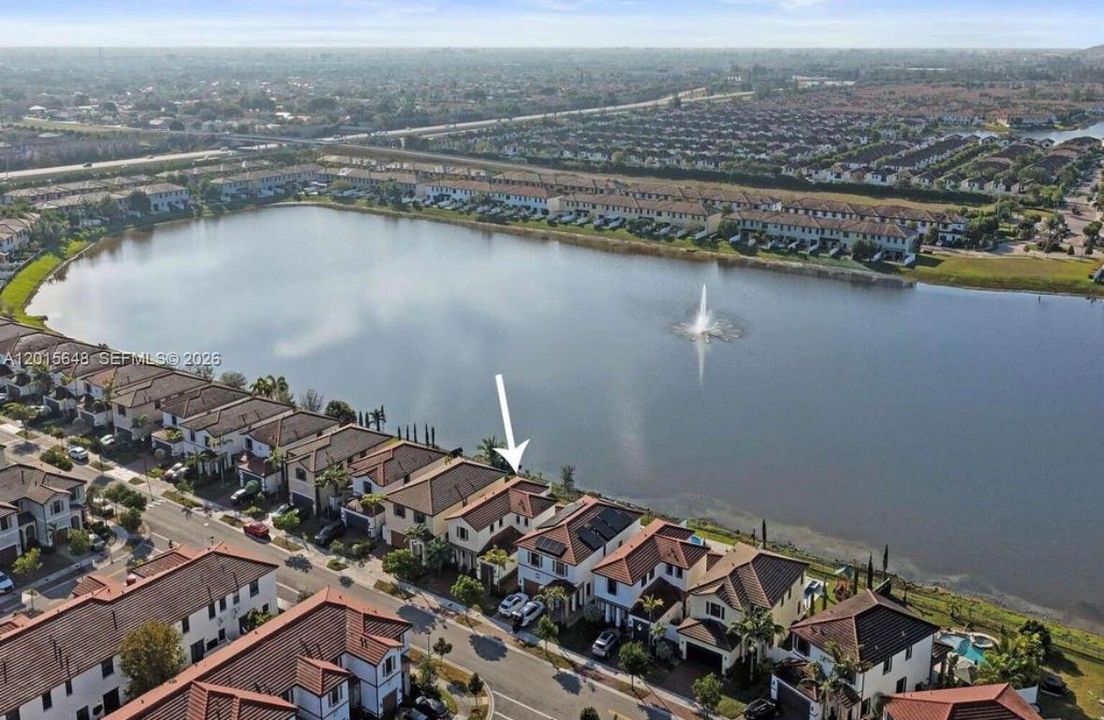 En Venta: $749,999 (4 camas, 3 baños, 2571 Pies cuadrados)
