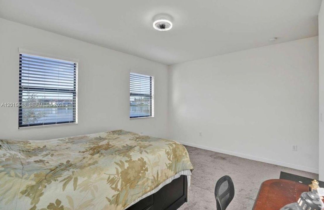 En Venta: $749,999 (4 camas, 3 baños, 2571 Pies cuadrados)