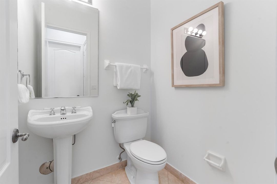 15-504 SE 7th Street #202 Ft. Lauderdale