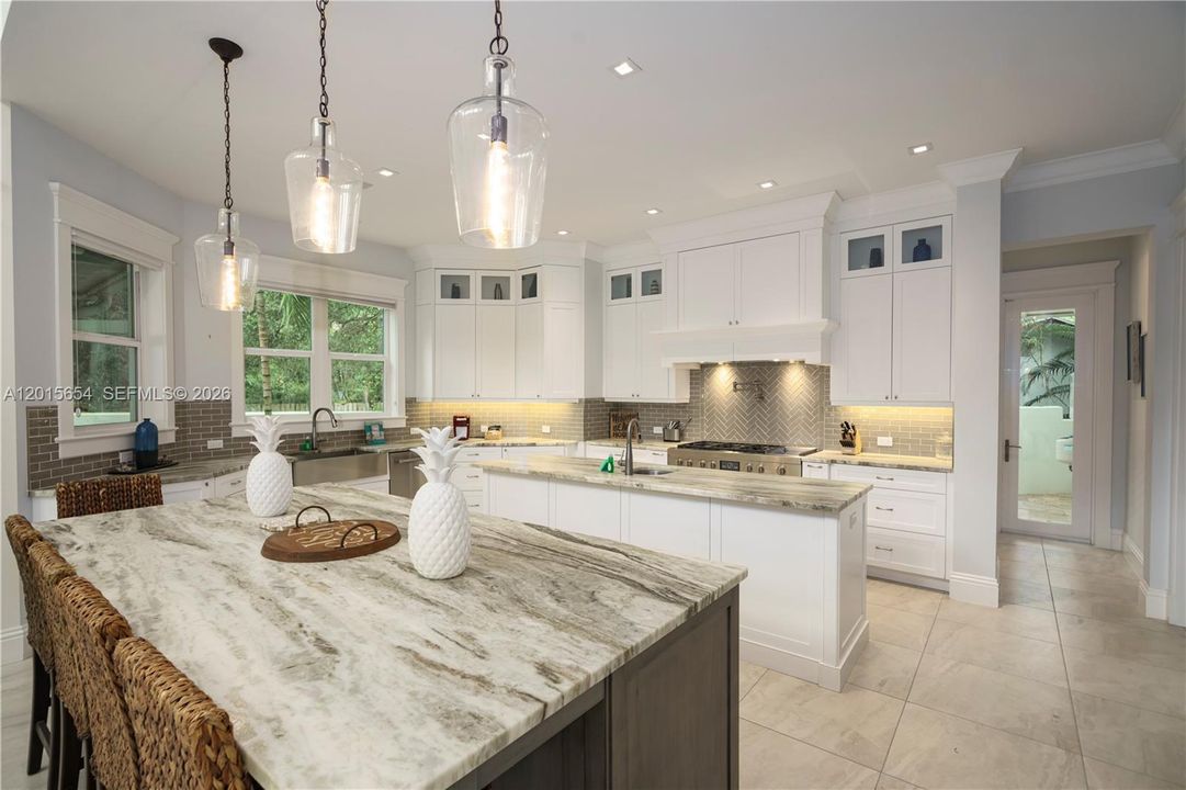 For Sale: $2,044,000 (5 beds, 3 baths, 3274 Square Feet)