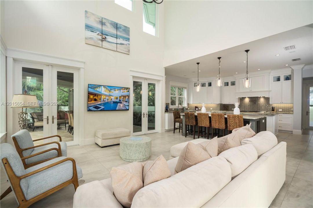 For Sale: $2,044,000 (5 beds, 3 baths, 3274 Square Feet)