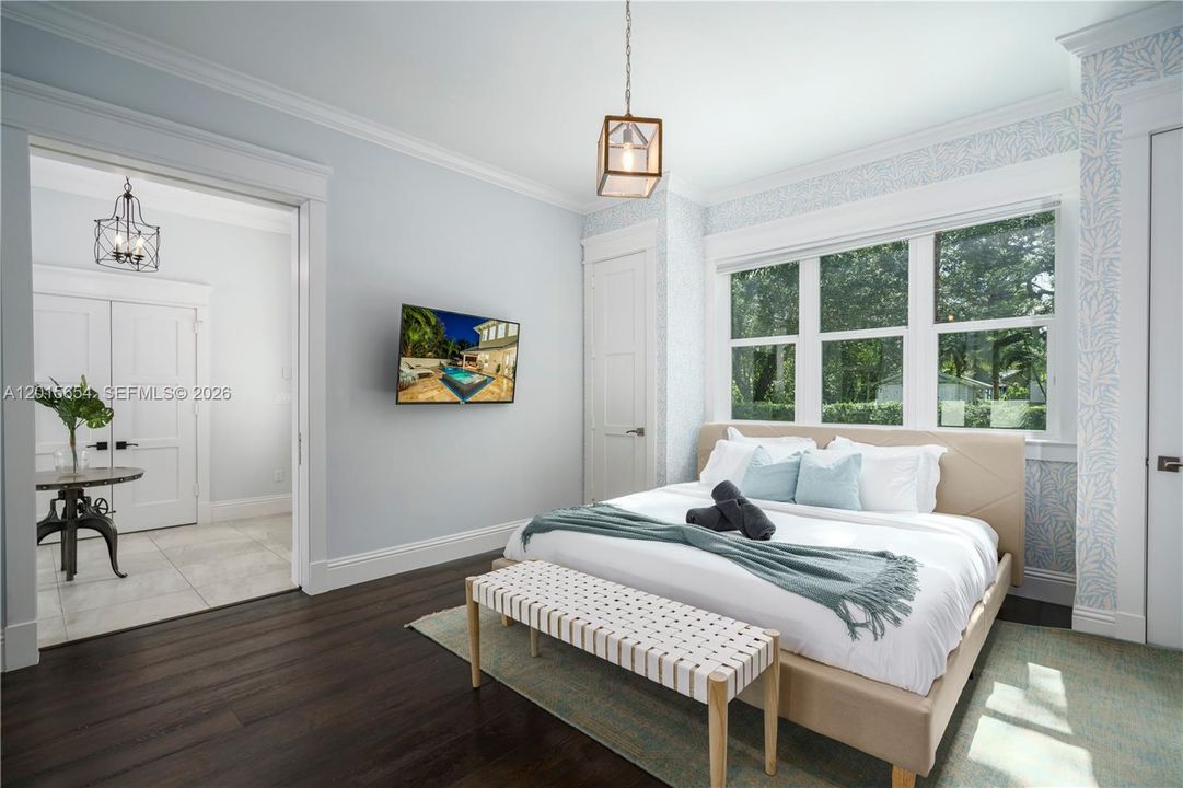 For Sale: $2,044,000 (5 beds, 3 baths, 3274 Square Feet)