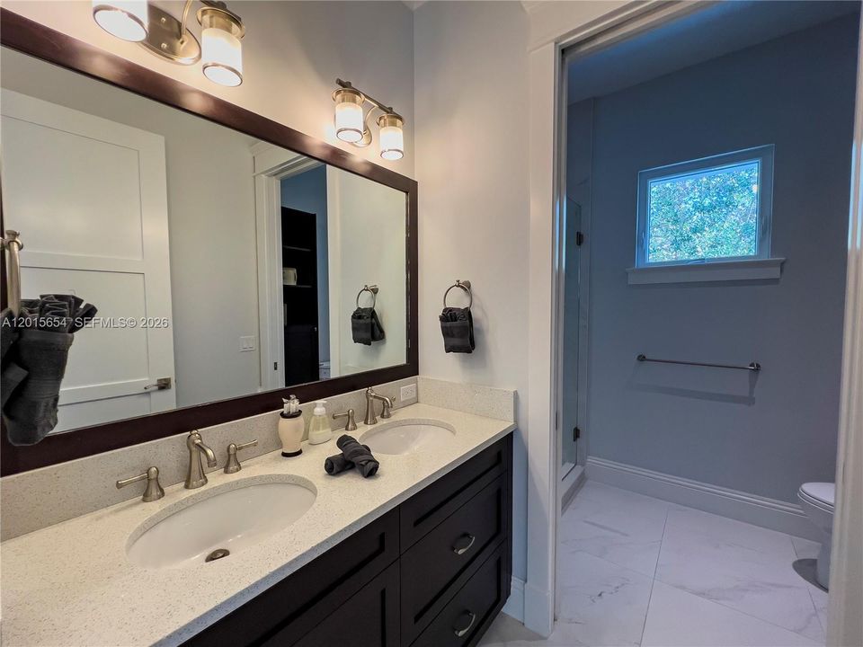 For Sale: $2,044,000 (5 beds, 3 baths, 3274 Square Feet)