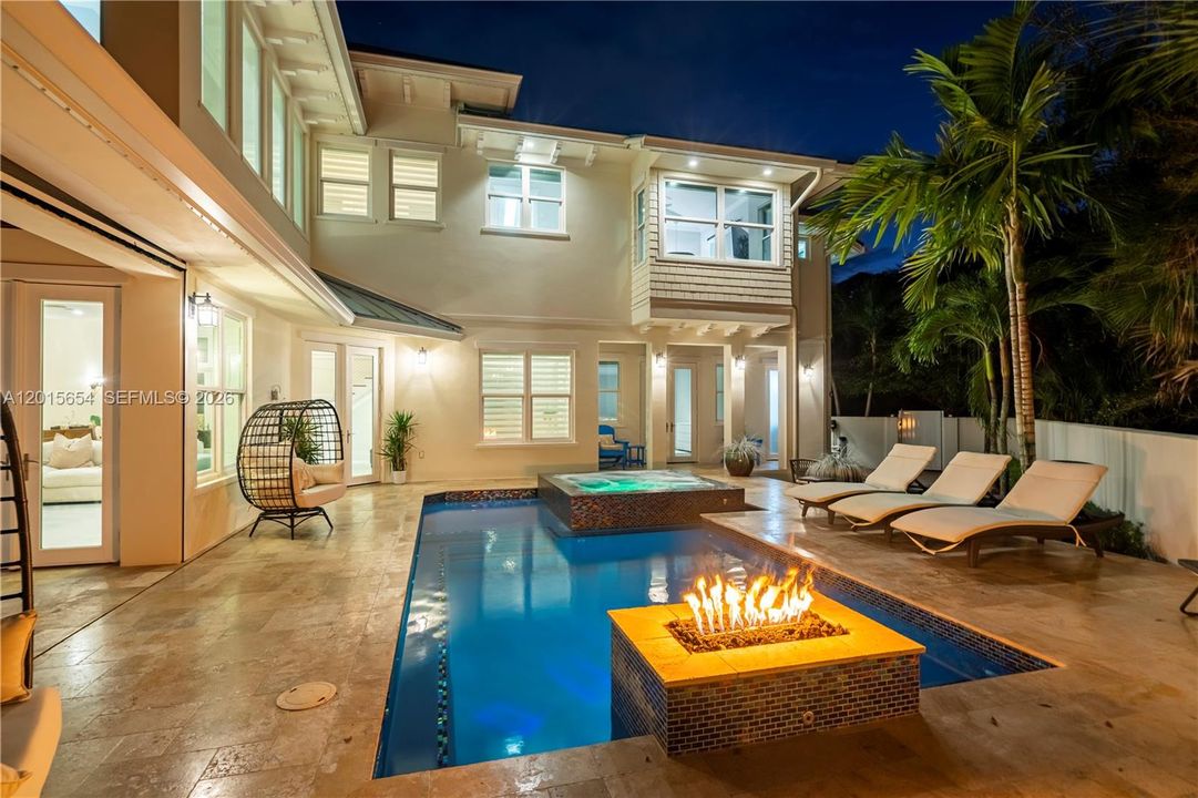 For Sale: $2,044,000 (5 beds, 3 baths, 3274 Square Feet)
