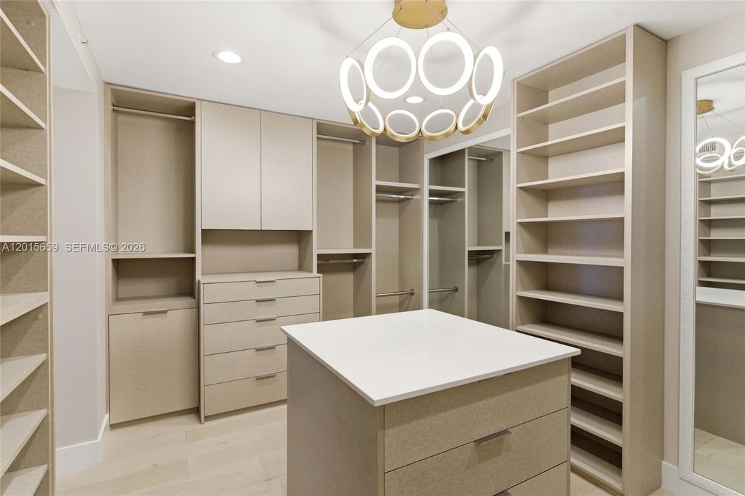 En Venta: $3,150,000 (4 camas, 4 baños, 4150 Pies cuadrados)