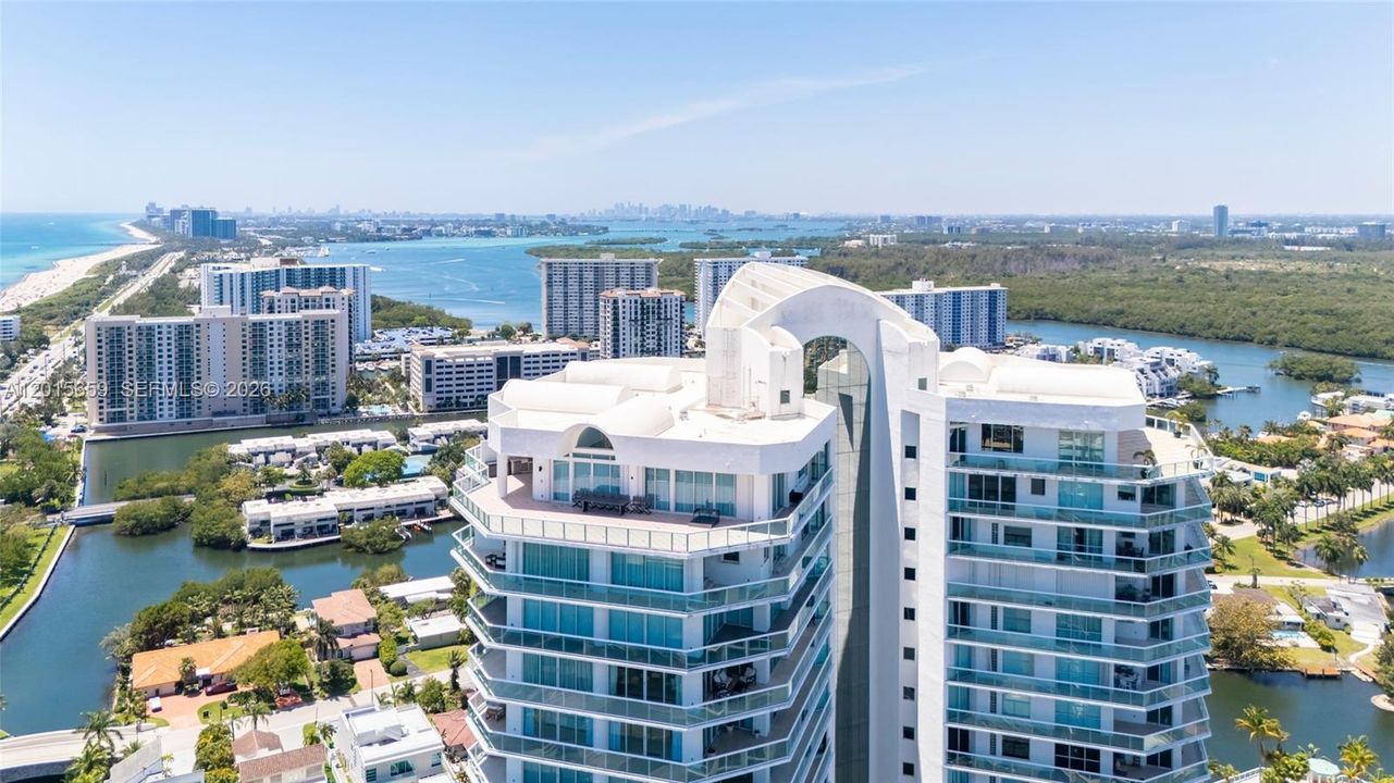 En Venta: $3,150,000 (4 camas, 4 baños, 4150 Pies cuadrados)