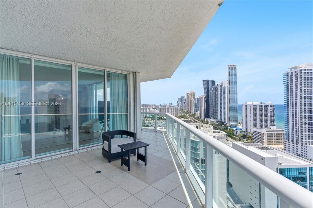 En Venta: $3,150,000 (4 camas, 4 baños, 4150 Pies cuadrados)