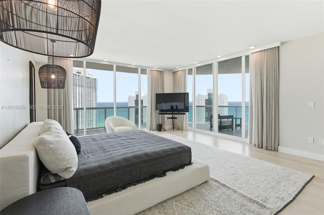 En Venta: $3,150,000 (4 camas, 4 baños, 4150 Pies cuadrados)
