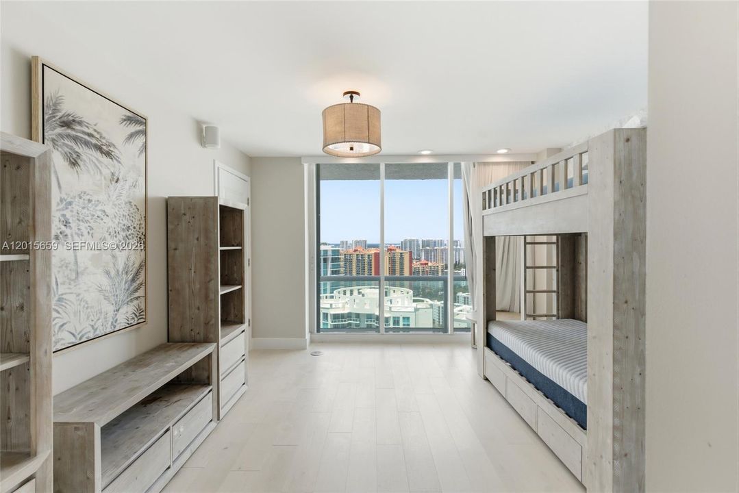 En Venta: $3,150,000 (4 camas, 4 baños, 4150 Pies cuadrados)