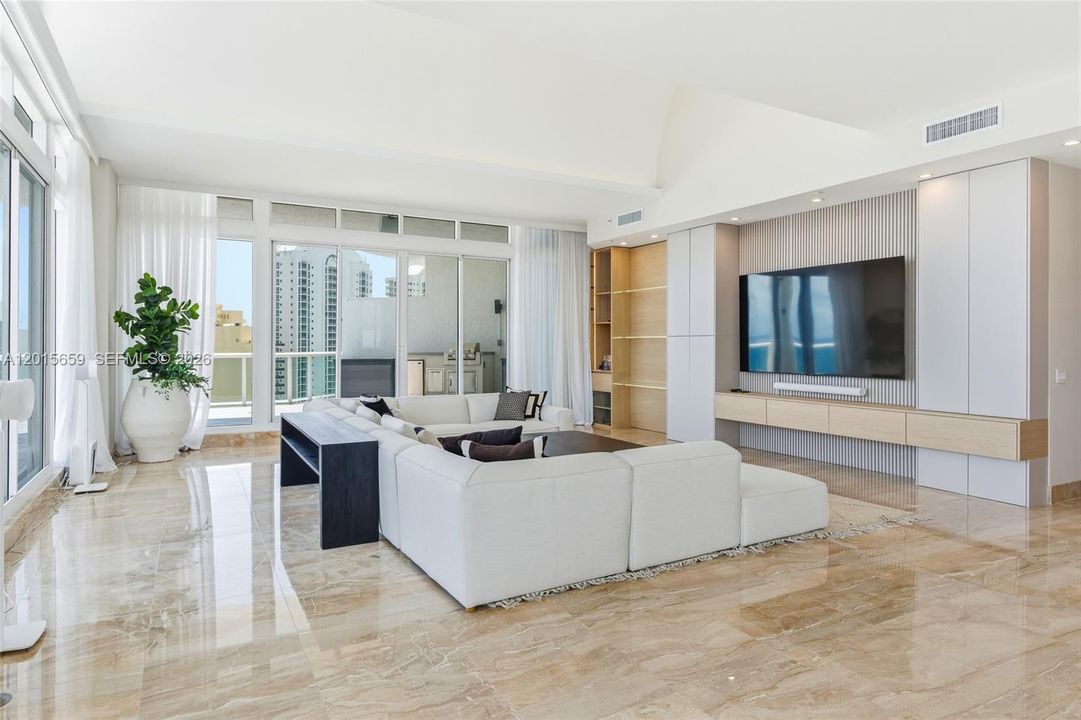 En Venta: $3,150,000 (4 camas, 4 baños, 4150 Pies cuadrados)