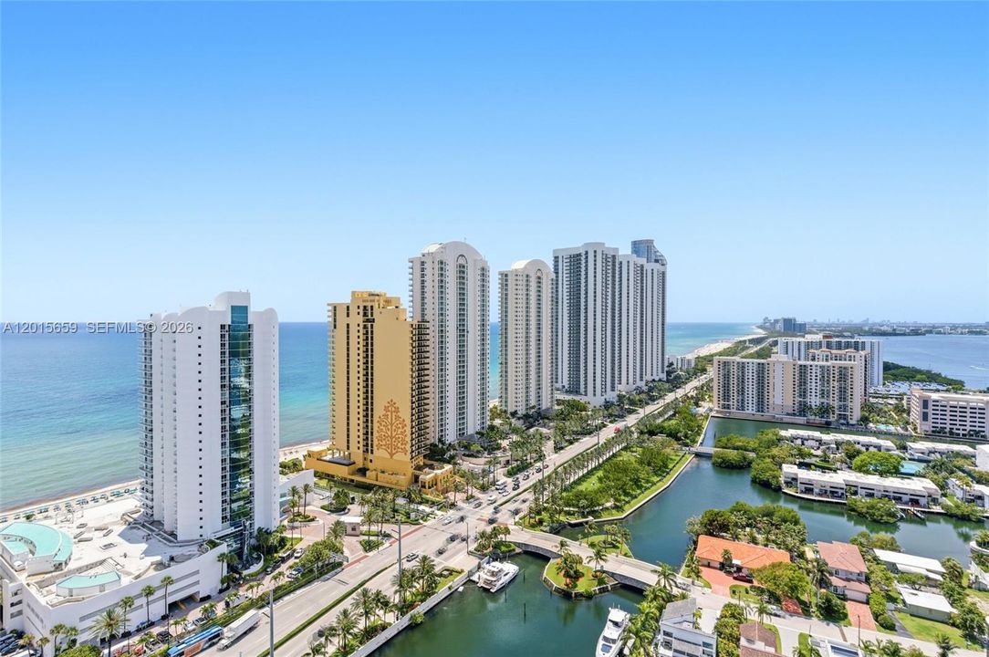 En Venta: $3,150,000 (4 camas, 4 baños, 4150 Pies cuadrados)