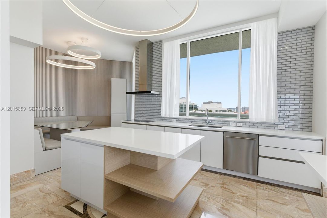 En Venta: $3,150,000 (4 camas, 4 baños, 4150 Pies cuadrados)