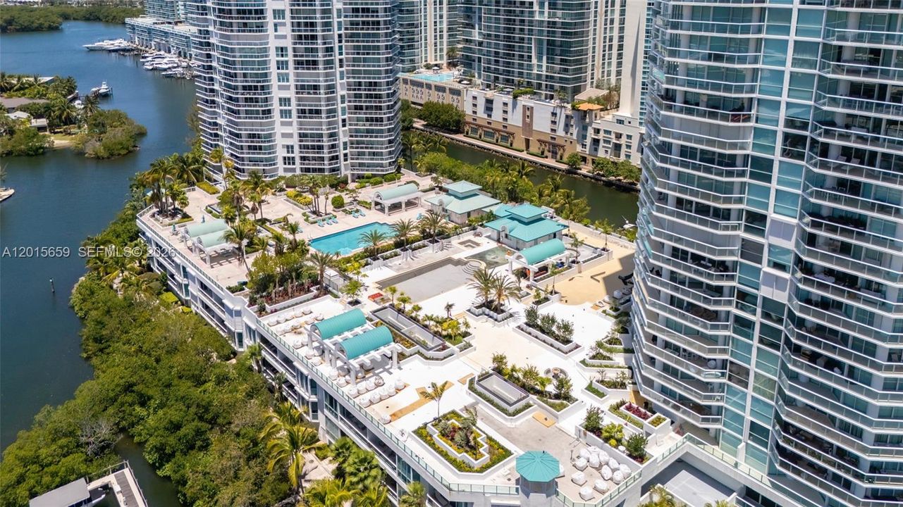 En Venta: $3,150,000 (4 camas, 4 baños, 4150 Pies cuadrados)