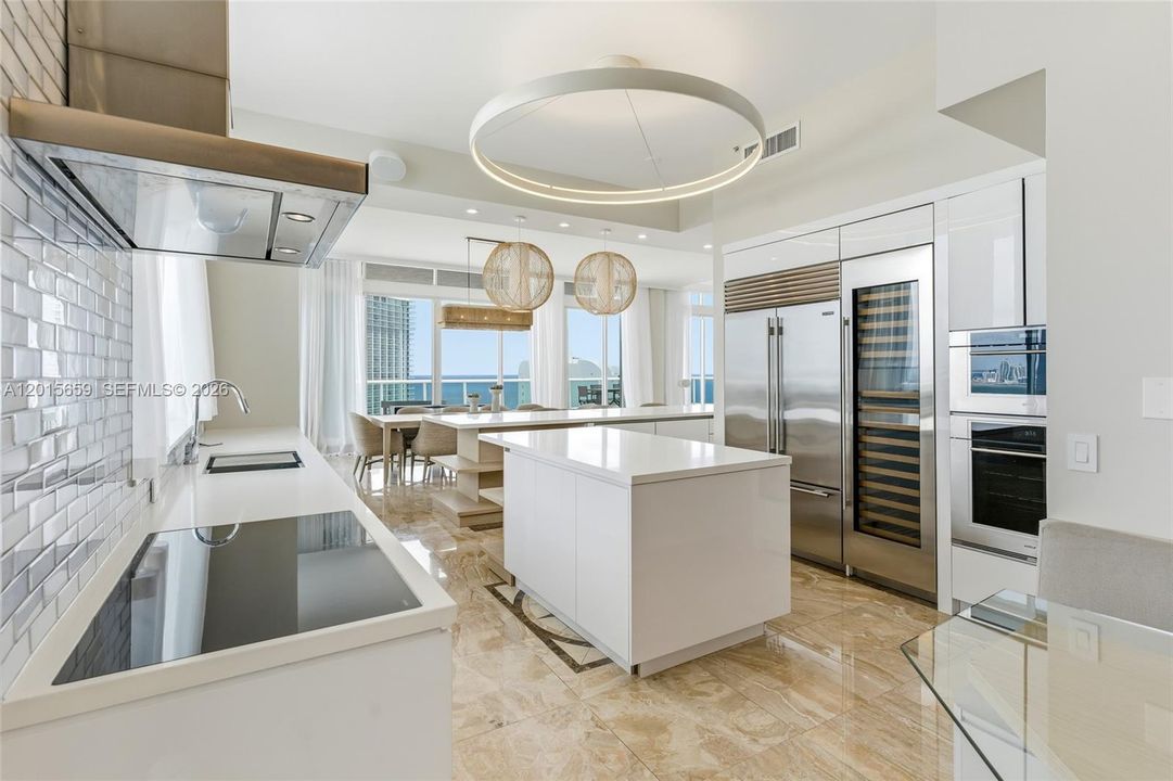 En Venta: $3,150,000 (4 camas, 4 baños, 4150 Pies cuadrados)